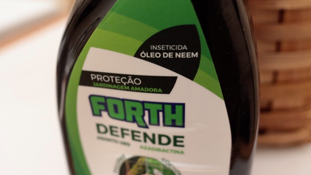 Embalagem do inseticida à base de óleo de neem